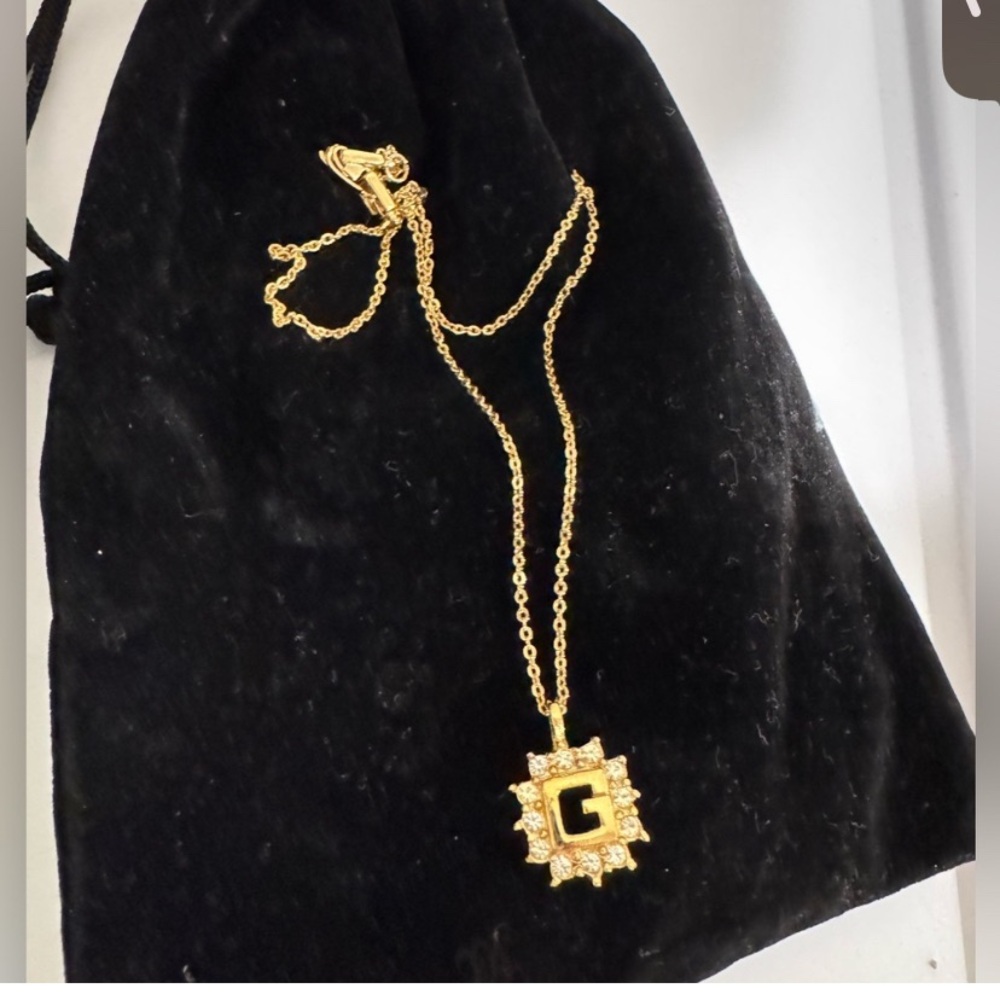 NWOT vintage Givenchy necklace 💛